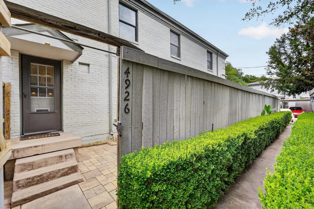 4926 Lahoma Street Dallas, TX 75235
