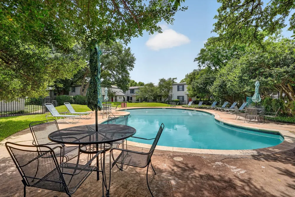 4926 Lahoma Street Dallas, TX 75235