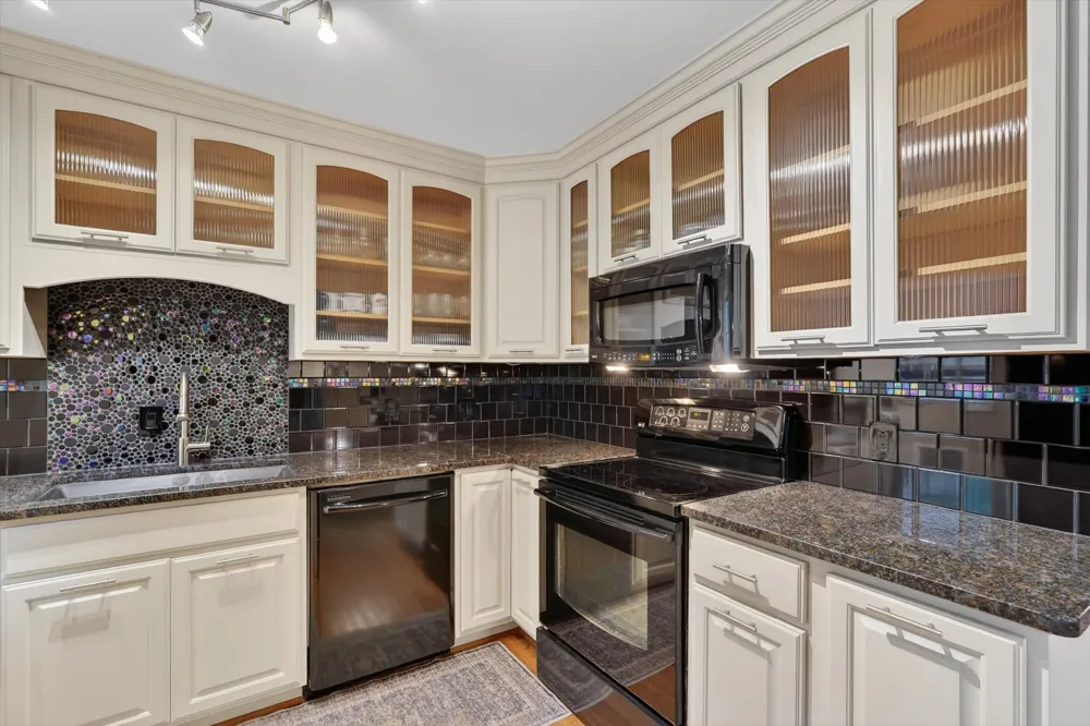 4926 Lahoma Street Dallas, TX 75235