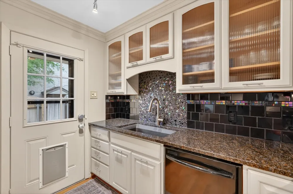 4926 Lahoma Street Dallas, TX 75235