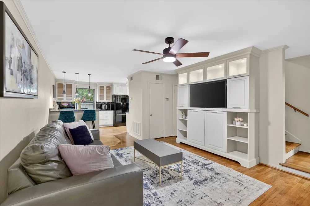 4926 Lahoma Street Dallas, TX 75235