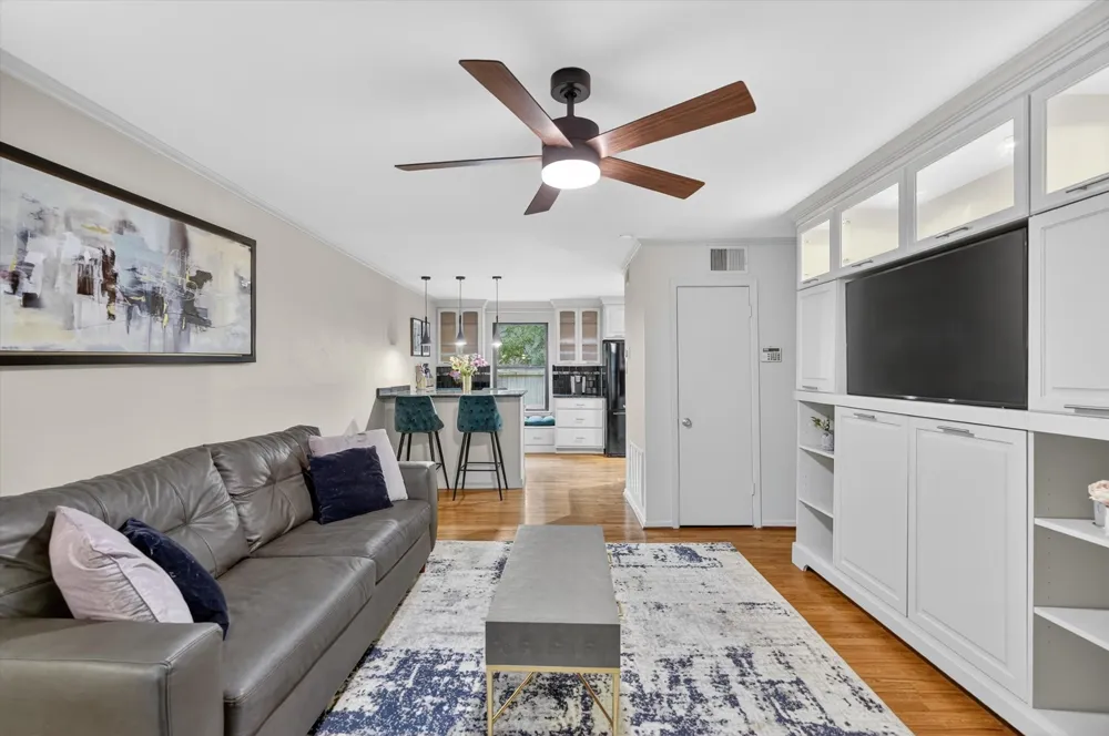 4926 Lahoma Street Dallas, TX 75235