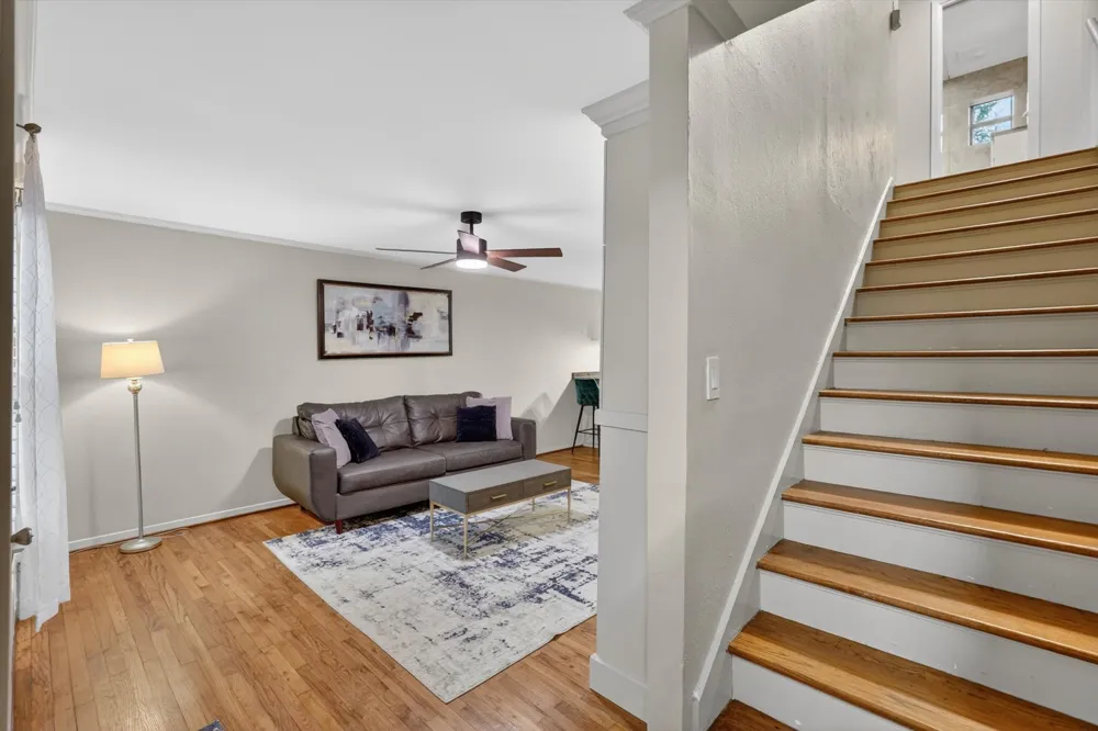 4926 Lahoma Street Dallas, TX 75235