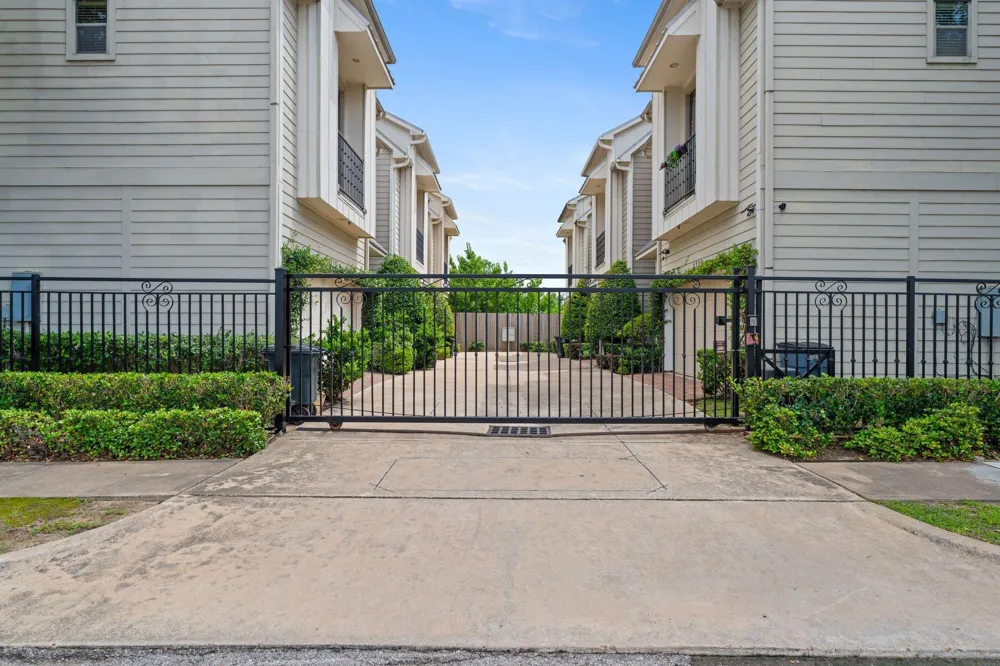 2332 Naomi Street Houston, TX 77054