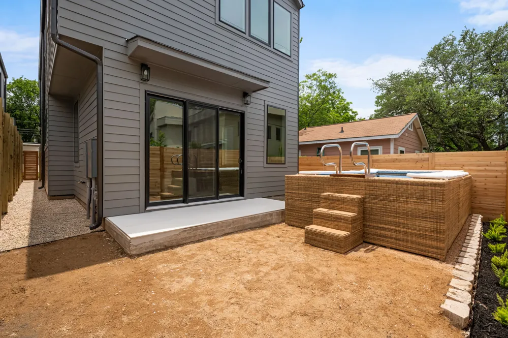 1004 Juanita #2 Austin, TX 78704