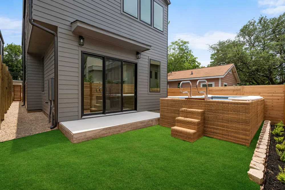 1004 Juanita #2 Austin, TX 78704