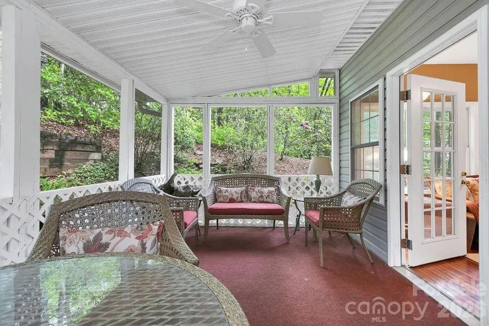 61 Autumn Glen Court Brevard, NC 28712