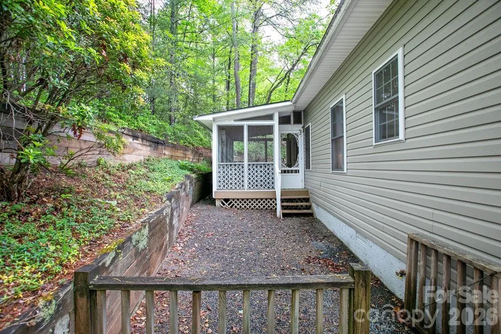 61 Autumn Glen Court Brevard, NC 28712