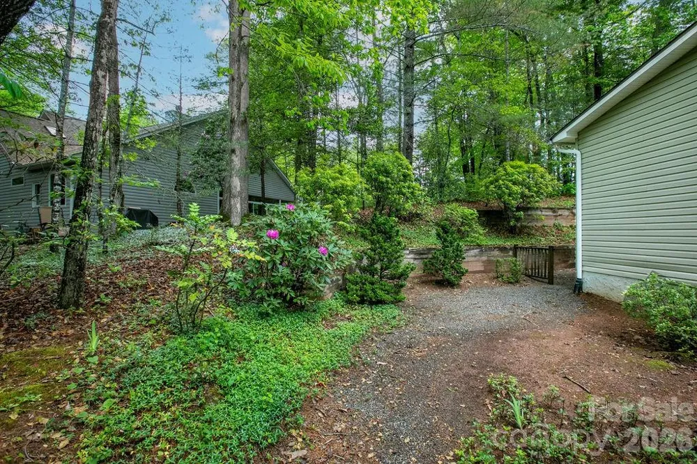 61 Autumn Glen Court Brevard, NC 28712