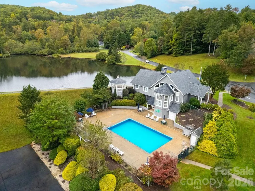61 Autumn Glen Court Brevard, NC 28712