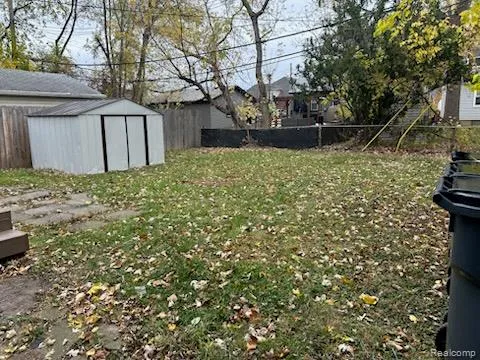 2438 Columbia Road Berkley City, MI 48072