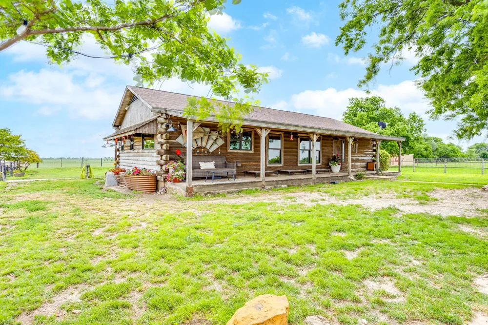 5660 Upper Denton Road Weatherford, TX 76085
