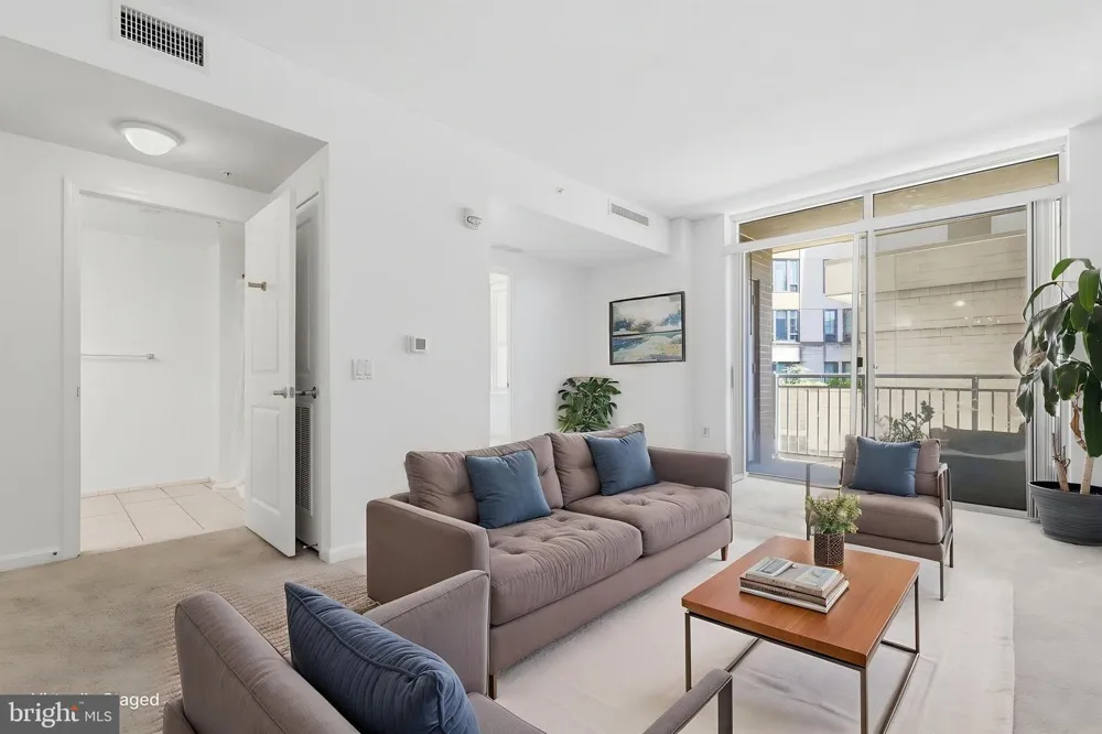 930 WAYNE AVENUE #201 Silver Spring, MD 20910