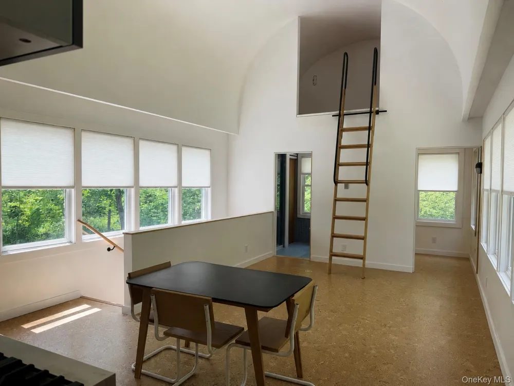 40 Pioneer Road Gardiner, NY 12525