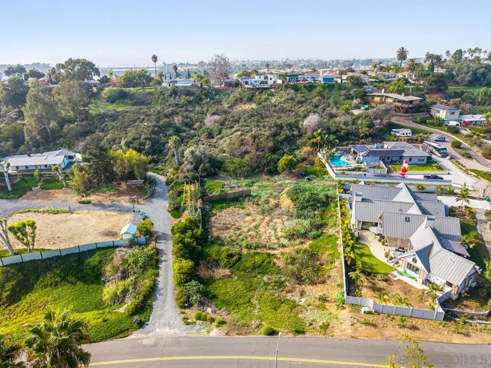 4269 Hillside Dr Carlsbad, CA 92008