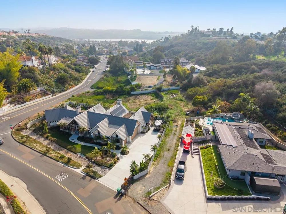 4269 Hillside Dr Carlsbad, CA 92008