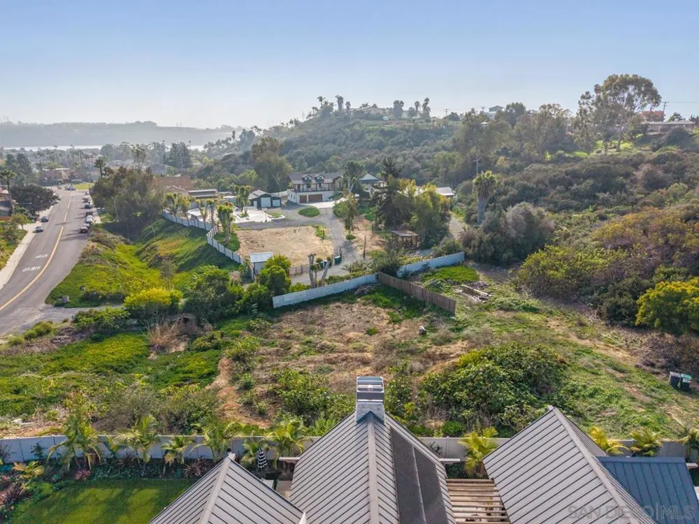 4269 Hillside Dr Carlsbad, CA 92008