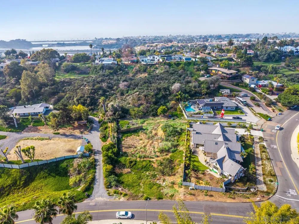 4269 Hillside Dr Carlsbad, CA 92008