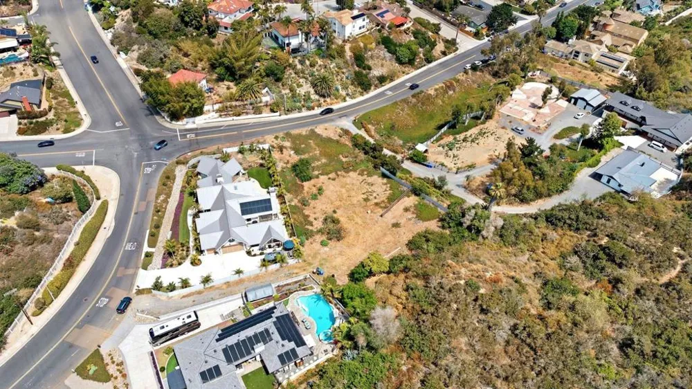4269 Hillside Dr Carlsbad, CA 92008
