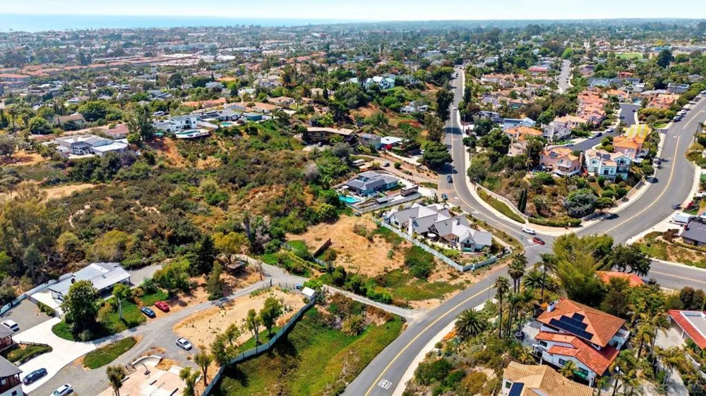 4269 Hillside Dr Carlsbad, CA 92008
