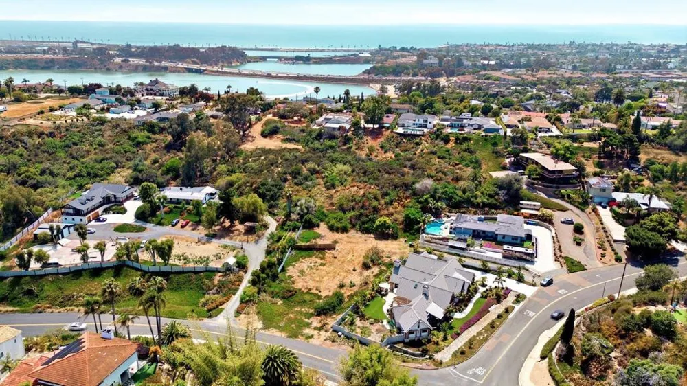 4269 Hillside Dr Carlsbad, CA 92008