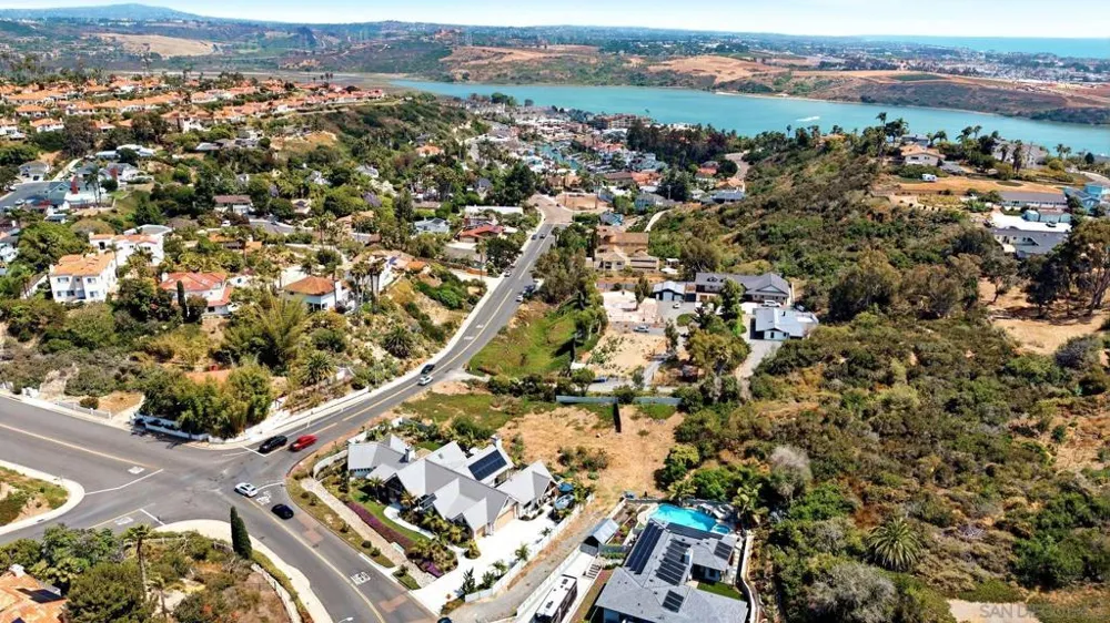 4269 Hillside Dr Carlsbad, CA 92008