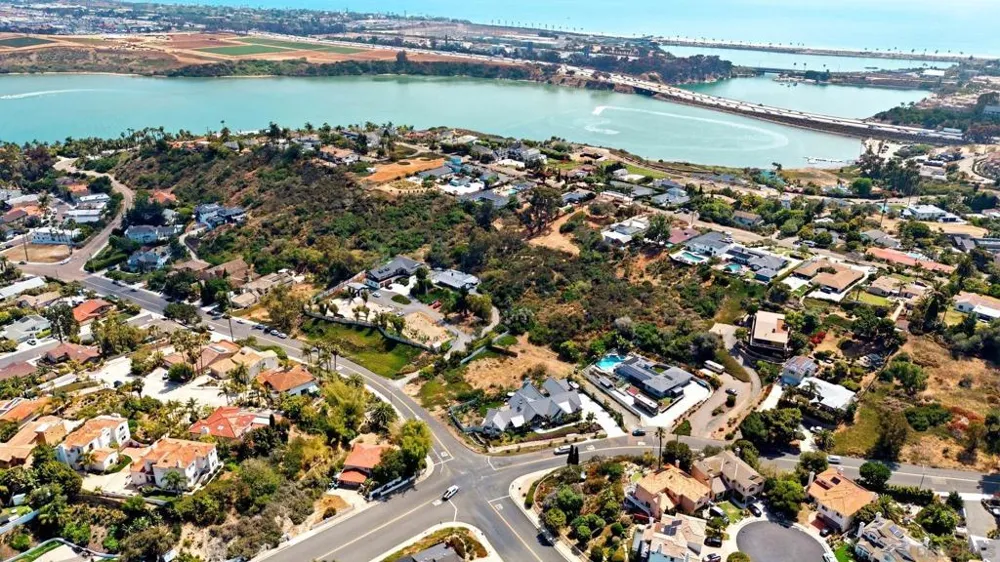 4269 Hillside Dr Carlsbad, CA 92008