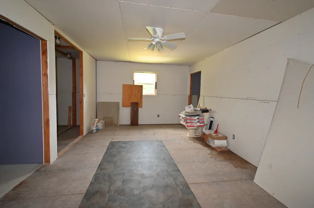 7170 Rockhouse Rd Linden, TN 37096