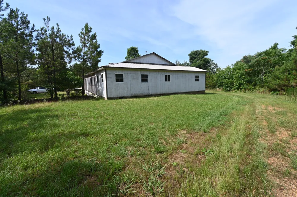 7170 Rockhouse Rd Linden, TN 37096