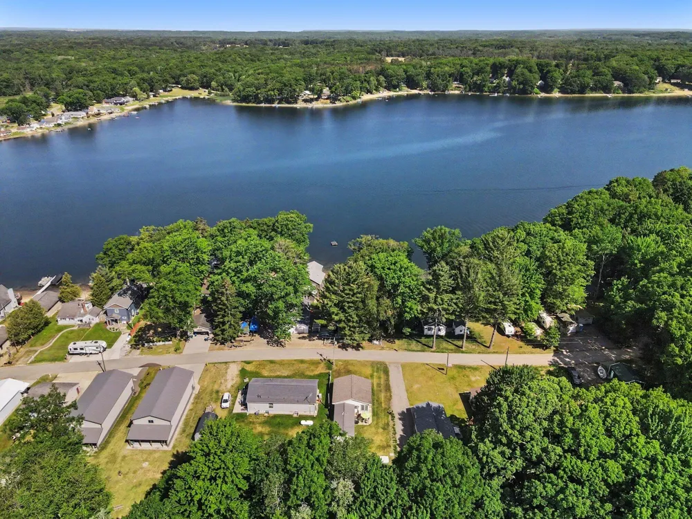7161 E Lakeshore Drive Colfax Township, MI 49459