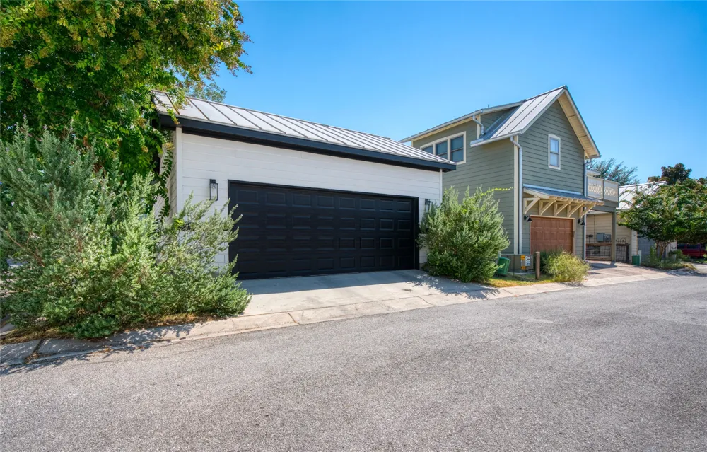 613 SPRINGS NURSERY New Braunfels, TX 78130