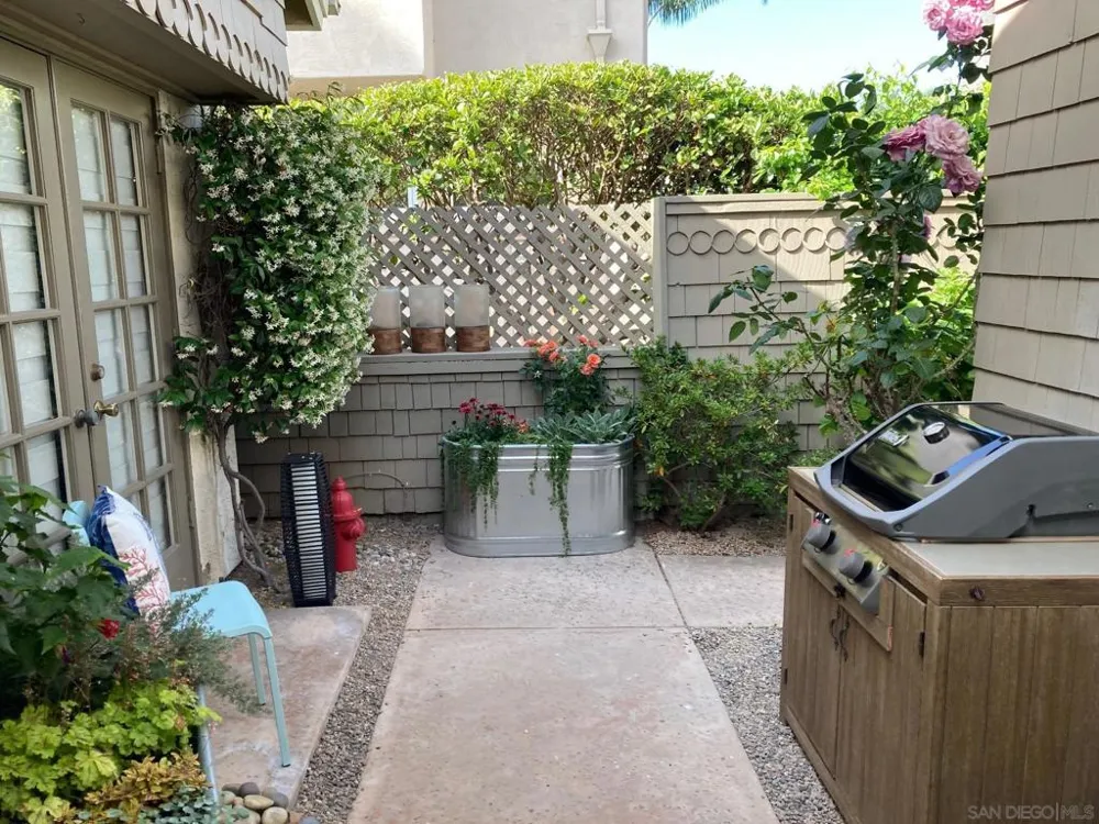 4023 Avenida Brisa Rancho Santa Fe, CA 92091