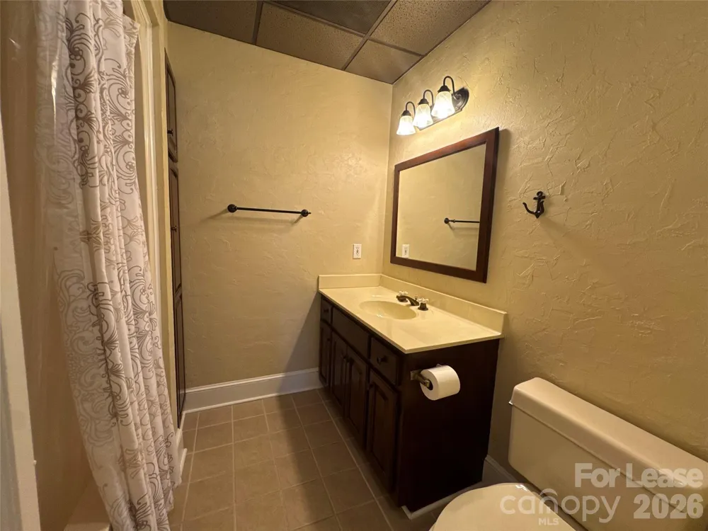 8024 Bradford Lane Denver, NC 28037