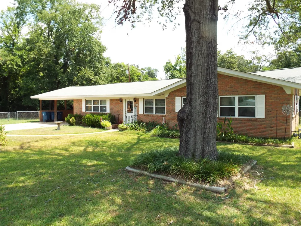 808 Shady Trail Athens, TX 75751
