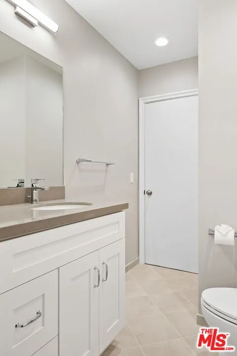 6204 S Corning Avenue Los Angeles, CA 90056