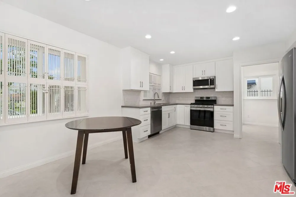 6204 S Corning Avenue Los Angeles, CA 90056