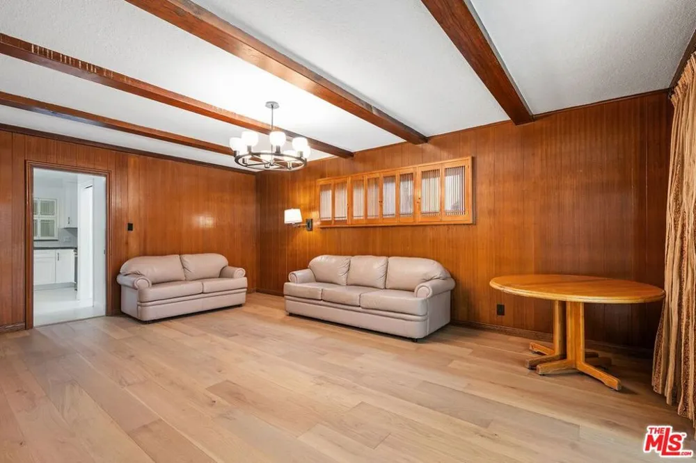 6204 S Corning Avenue Los Angeles, CA 90056