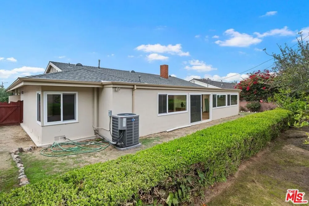 6204 S Corning Avenue Los Angeles, CA 90056