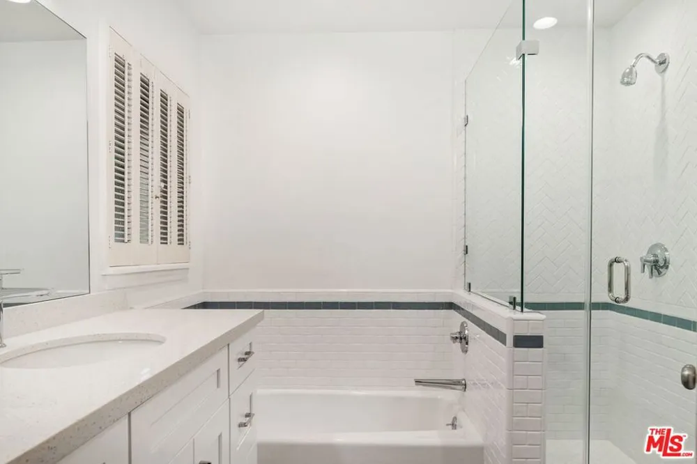 6204 S Corning Avenue Los Angeles, CA 90056