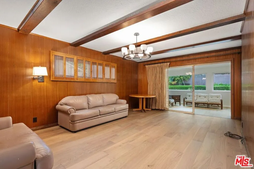 6204 S Corning Avenue Los Angeles, CA 90056
