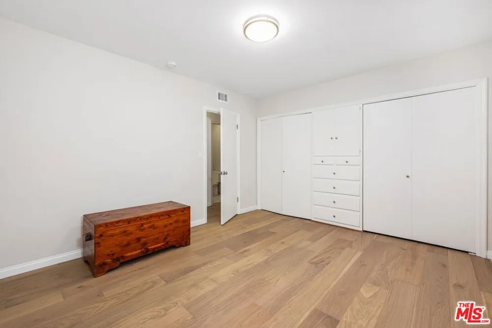 6204 S Corning Avenue Los Angeles, CA 90056