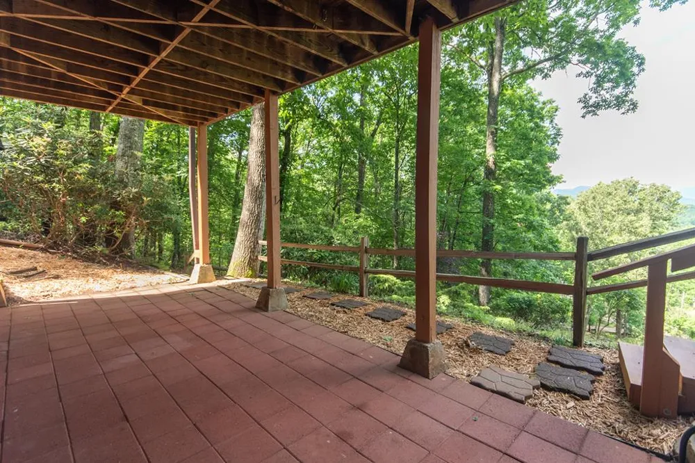 Dowdle Mountain Road Franklin, NC 28734