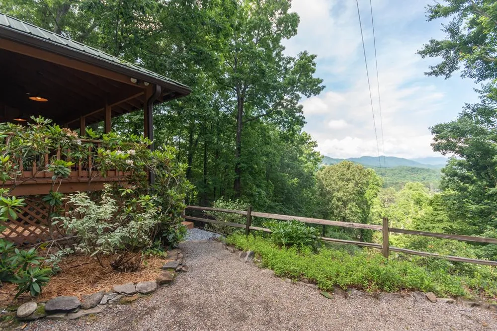 Dowdle Mountain Road Franklin, NC 28734