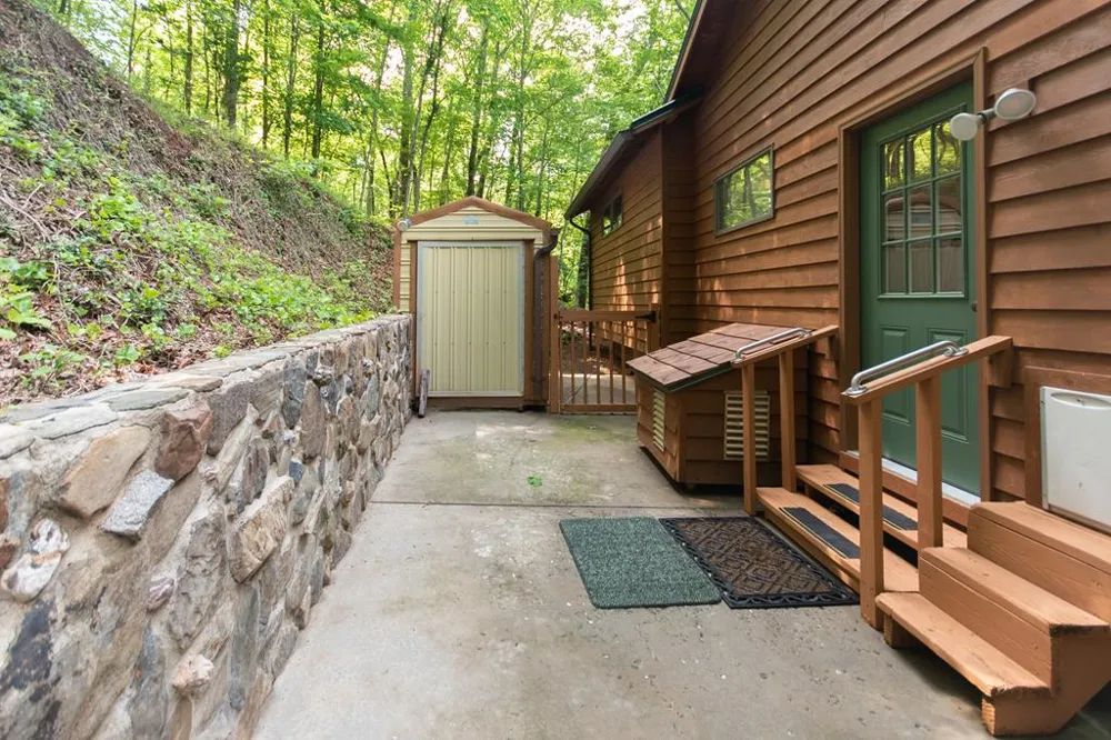 Dowdle Mountain Road Franklin, NC 28734