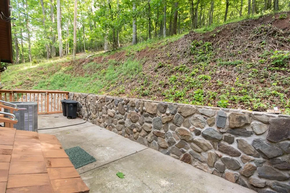 Dowdle Mountain Road Franklin, NC 28734