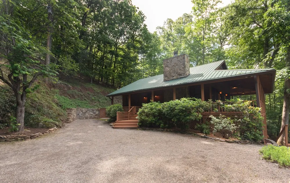 Dowdle Mountain Road Franklin, NC 28734