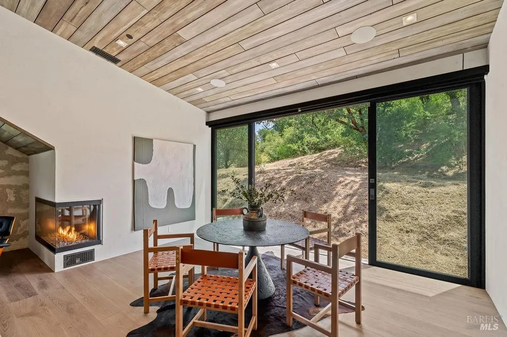 5366 Linda Lane Santa Rosa, CA 95404