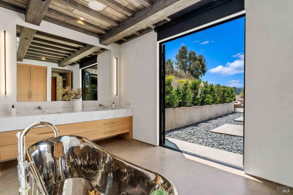 5366 Linda Lane Santa Rosa, CA 95404