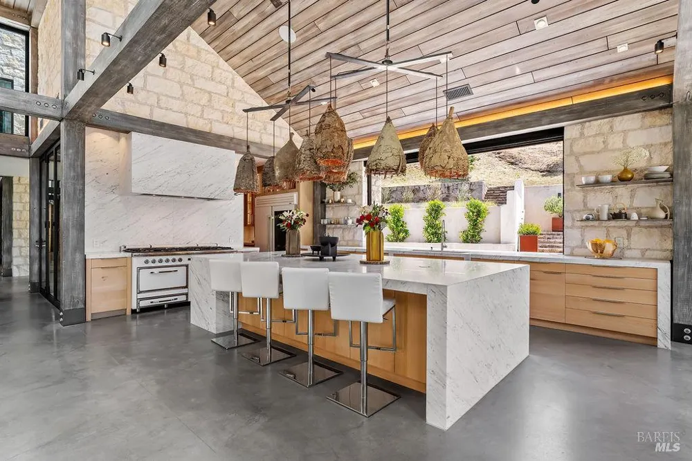 5366 Linda Lane Santa Rosa, CA 95404