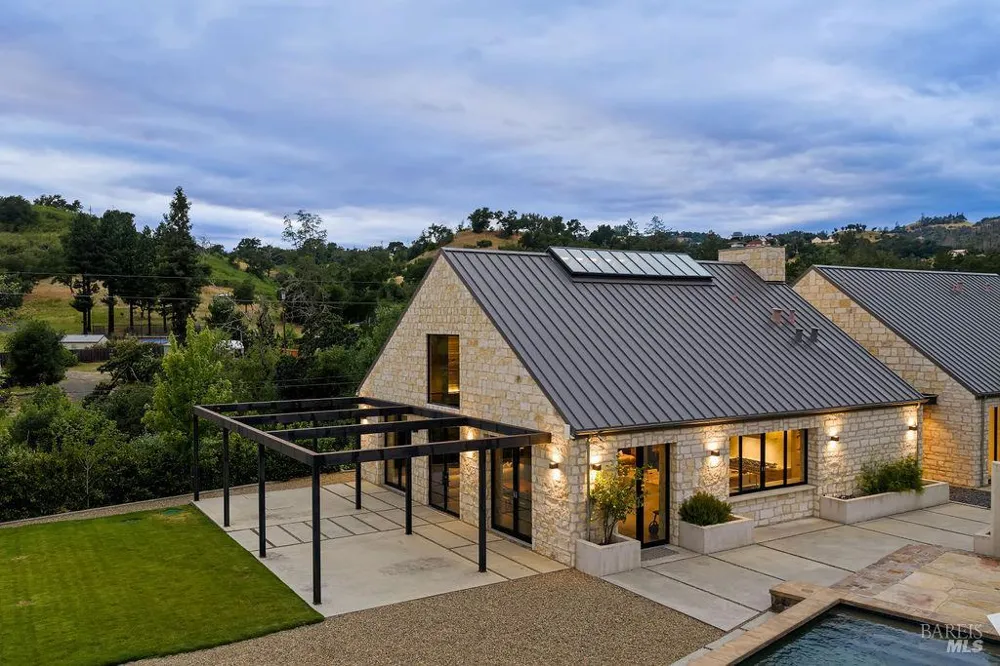5366 Linda Lane Santa Rosa, CA 95404